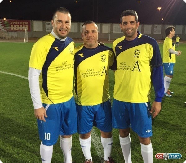 שחקני חולון -שרון מימר(מימין)אבי אזולאי ופישרמן